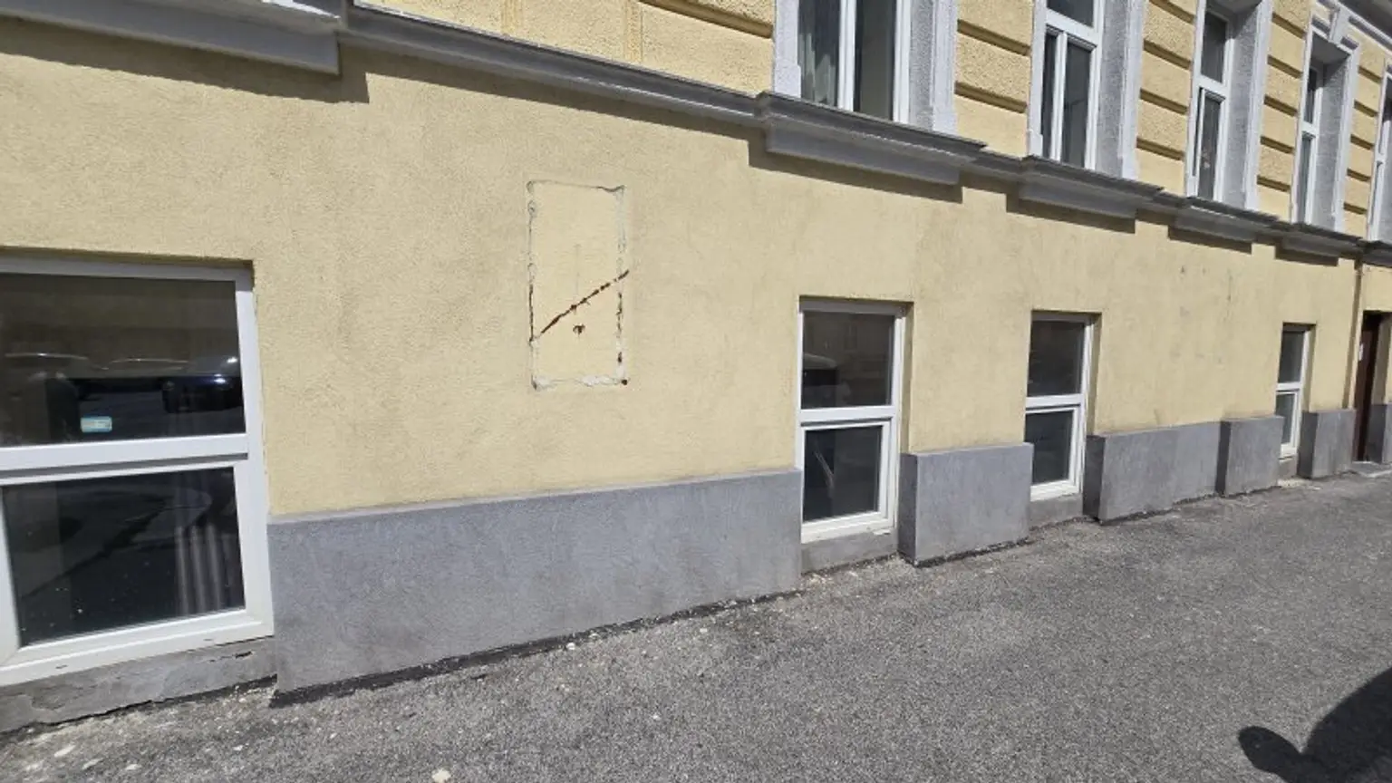 Schöne Geschäftslokal, Gewerbeimmobilien, Souterrain