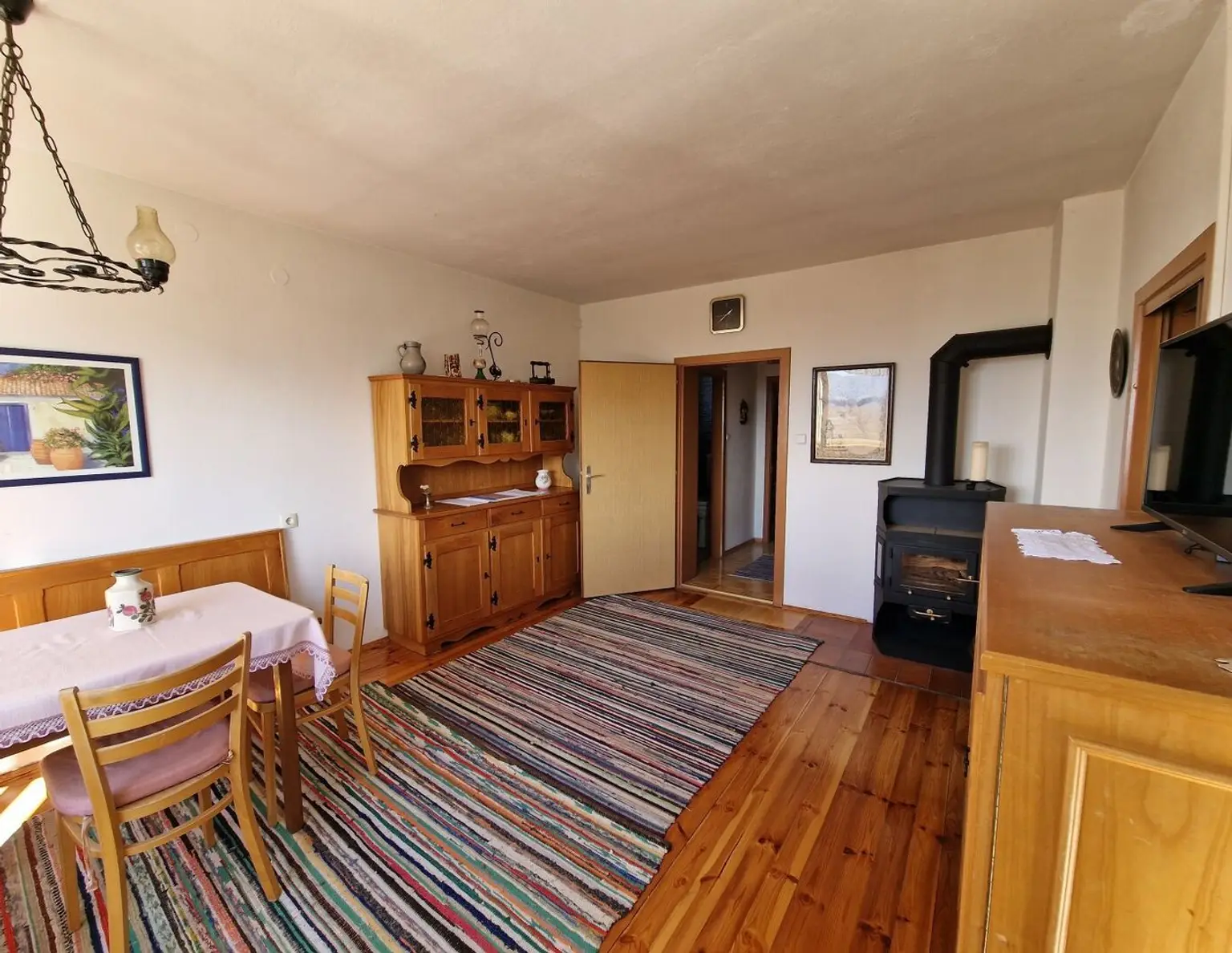 Ein charmantes und sonniges Ferienhaus mit großartiger Panoramasicht in Großklein am Mattelsberg - voller Potenzial!