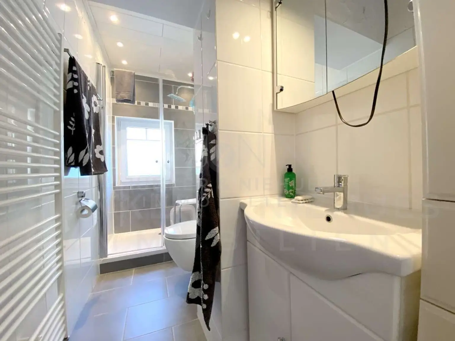 Badezimmer im Obergeschoss