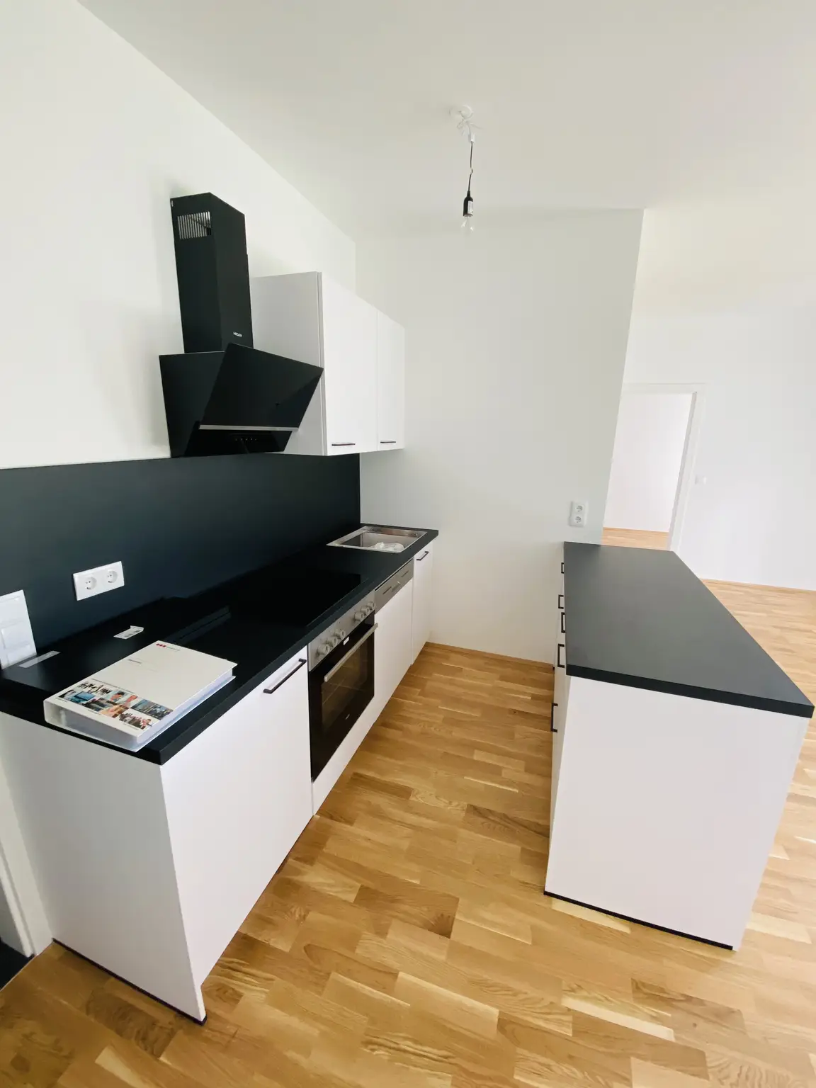 4 Zimmer-Balkonwohnung mit traumhaftem Balkon und 2 Tiefgaragenparkplätzen in spitzen Lage in Kalsdorf