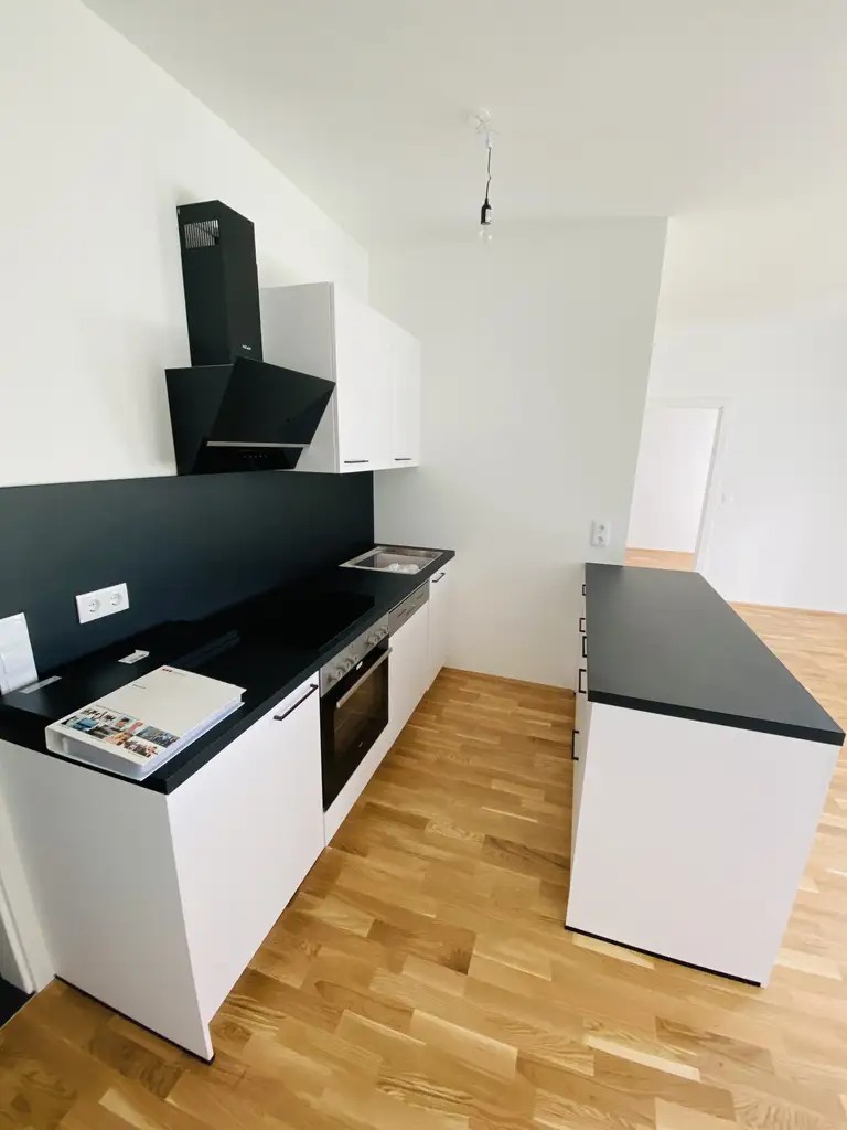4 Zimmer-Balkonwohnung mit traumhaftem Balkon und 2 Tiefgaragenparkplätzen in spitzen Lage in Kalsdorf