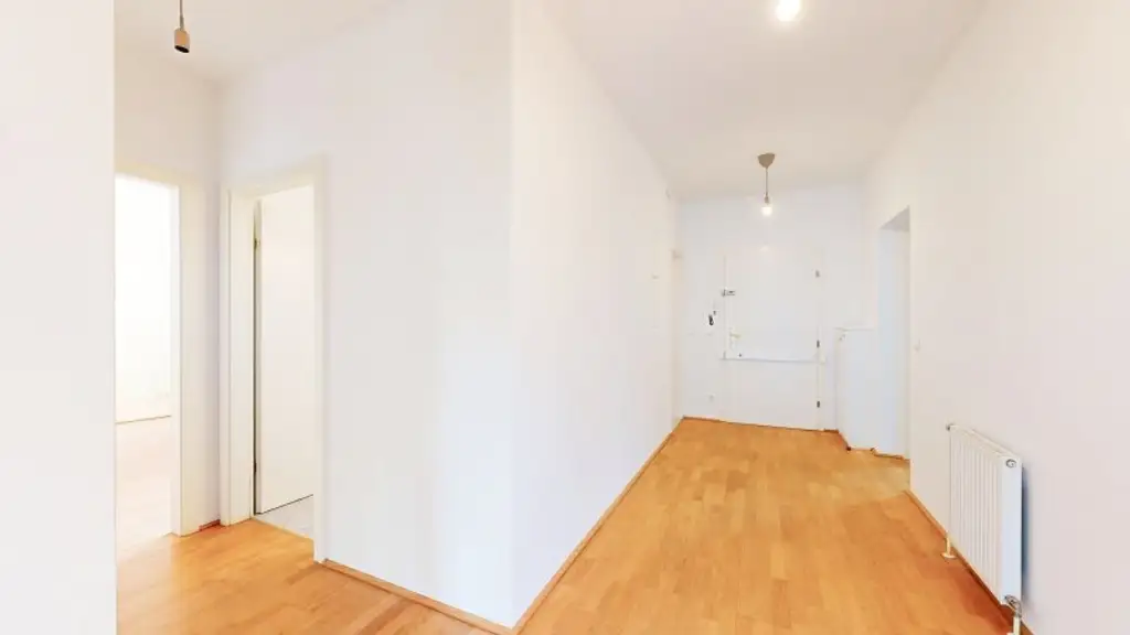 Große und klassisch schöne Altbau-Wohnung | 5 Zimmer | 2 Bäder | Lift | am Liechtensteinpark