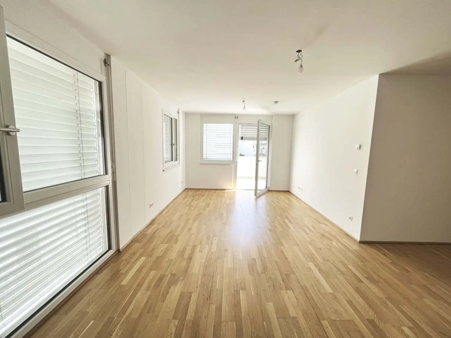 Q11 Leben in Simmering - 
Lichtdurchflutete Balkonwohnung mit 4 Zimmern und Deckenkühlung!