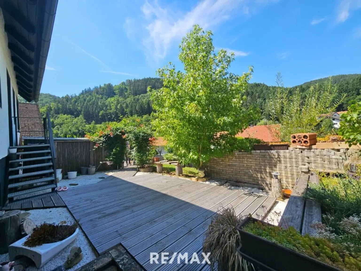 Terrasse vor dem Haus