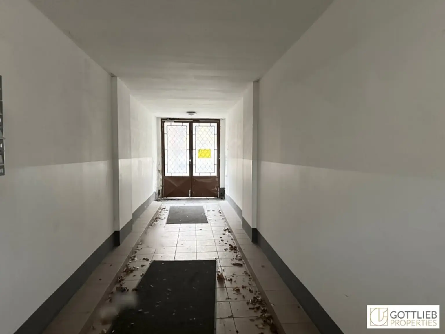 Nahe U3! Klassisches Mittelzinshaus mit ca. 85% Leerstand und Baubewilligung für DG-Ausbau mit Balkonen und Dachterrasse