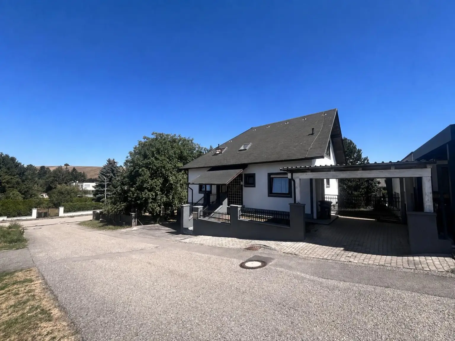 25 Haus_Strassenseite