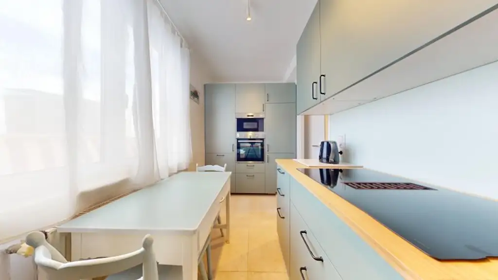 Dachgeschoßwohnung mit Terrasse und traumhaftem Fernblick - Klimaanlage!  City Apartment with a View - Air conditioning!