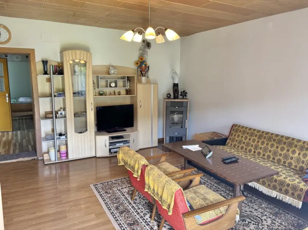 ** GARTENTAGE ** ren.bed. Landhaus mit bezauberndem Grundstück !! Ca. 7.200m 2 Wald inklusive !!