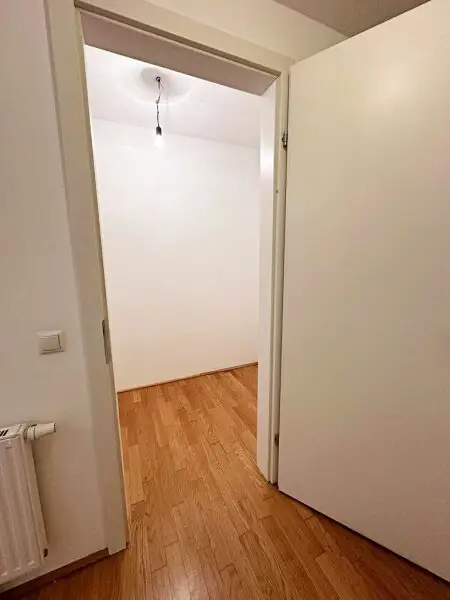 HUMBOLDTGASSE, U1 NÄHE, 76 m2 Neubau inkl. 4 m2 Loggia, Wohnküche, 2 Zimmer, gefördert, 2. Liftstock