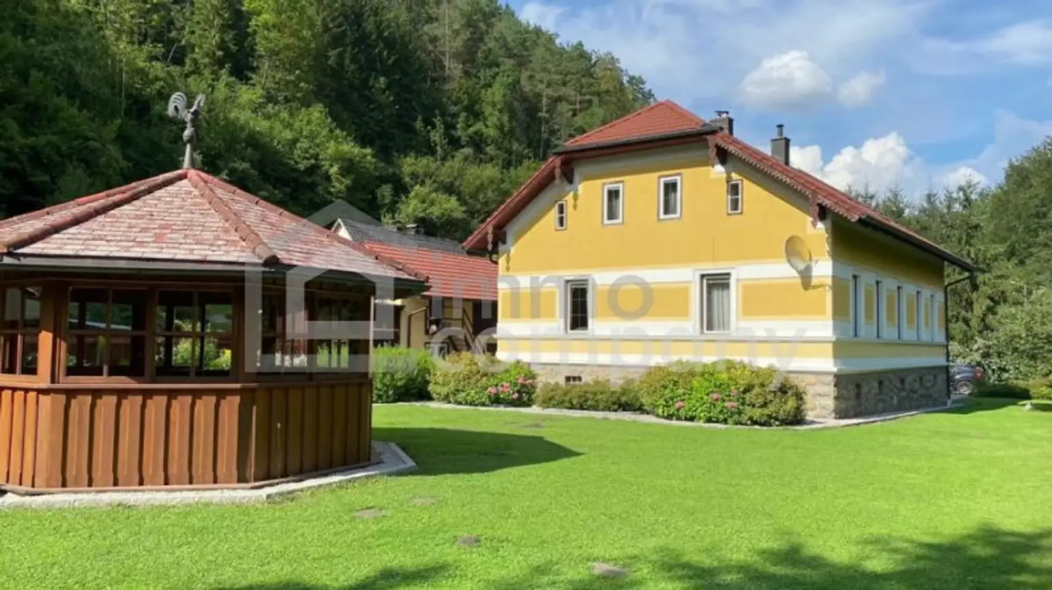 Elegantes Landhaus mit privatem Waldstück