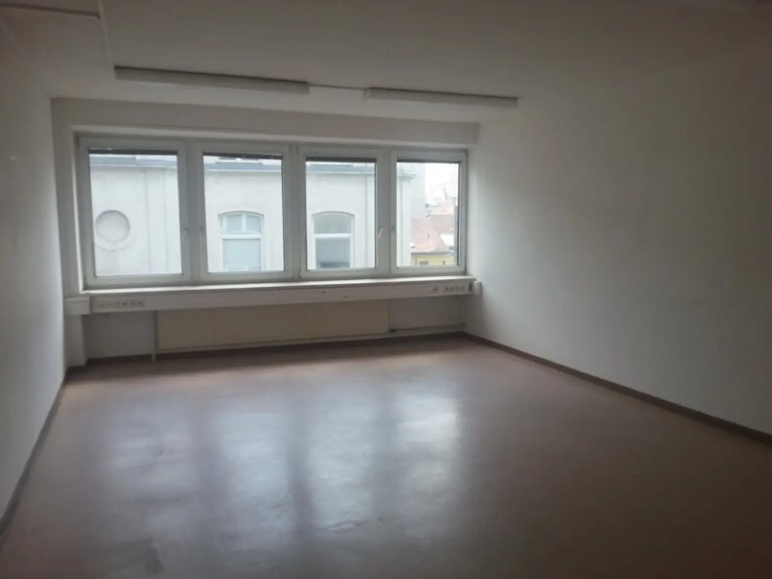 Büroetage an der U4/U6-Station Längenfeldgasse