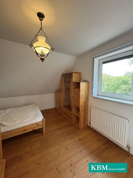 Endlich Zuhause: Wo Platz auf Lebensqualität trifft! - Haus mit 10 Zimmern, Garage und 5 Bädern