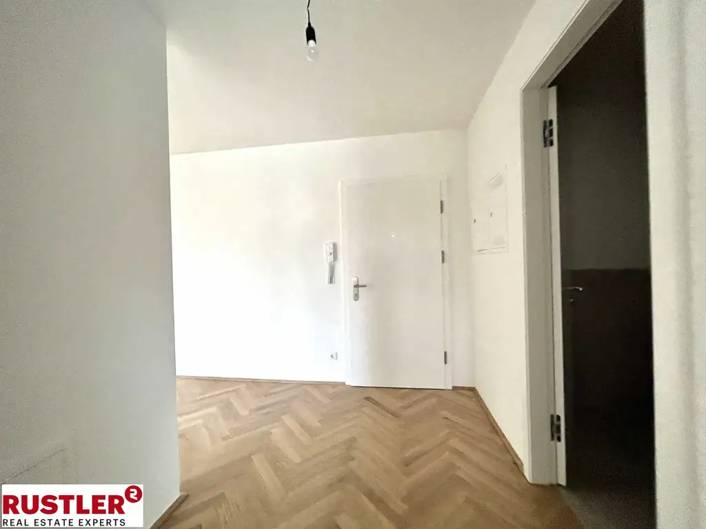 Exklusive Dachgeschosswohnung in Grünruhelage - zu verkaufen