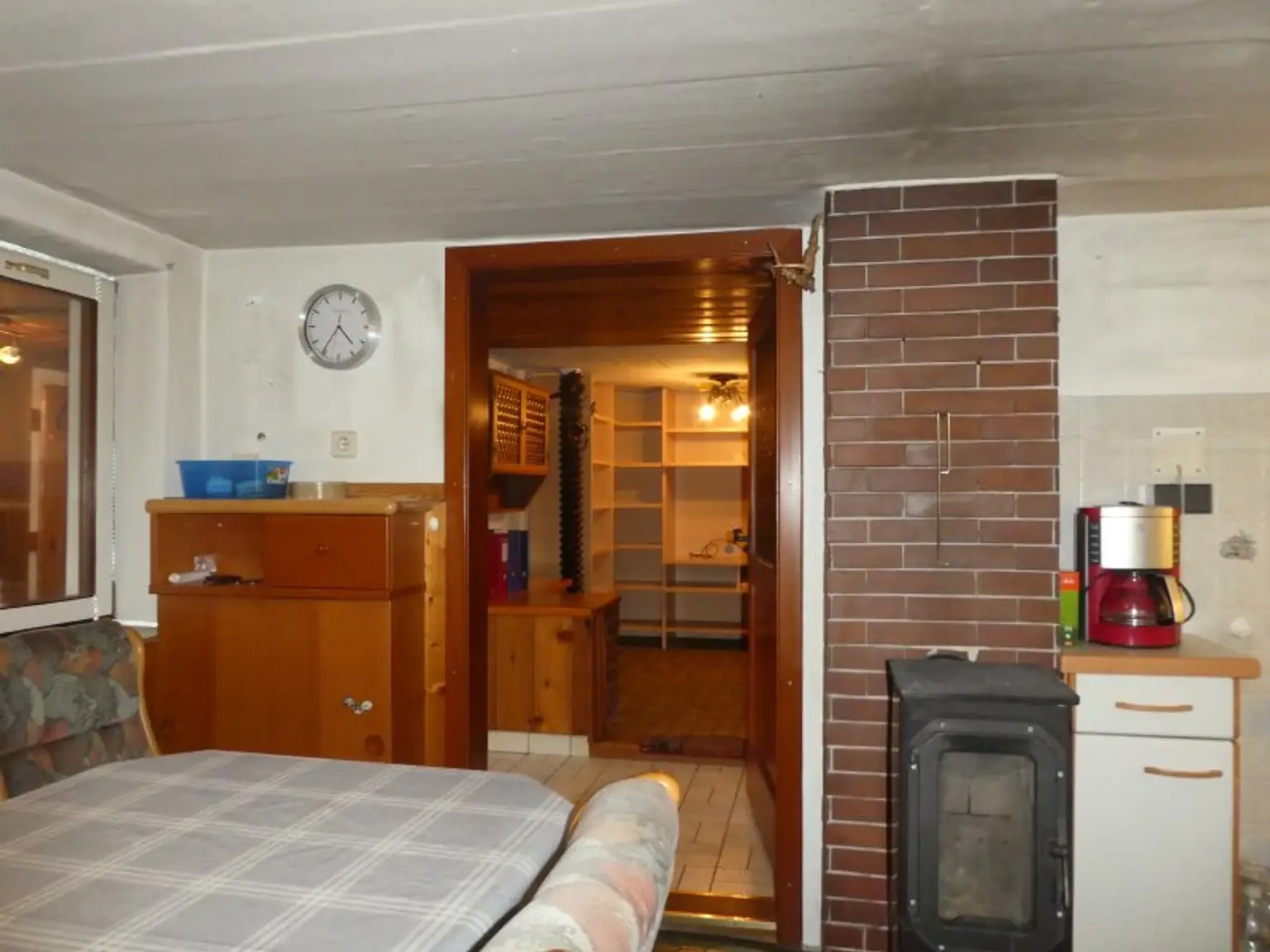 PRIVATSPHÄRE: KLEINES HAUS  mit ENTZÜCKENDEN GARTEN, Garage und Lagerräume - NÄHE BAHNHOF