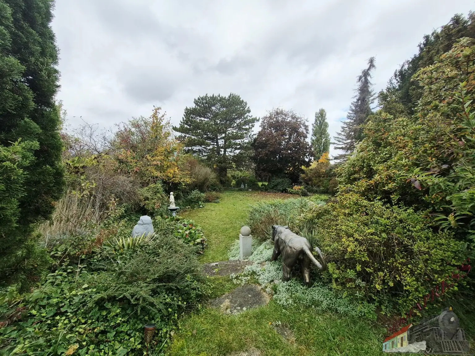 Großzügige 1341m2 Bauland mit Altbestand