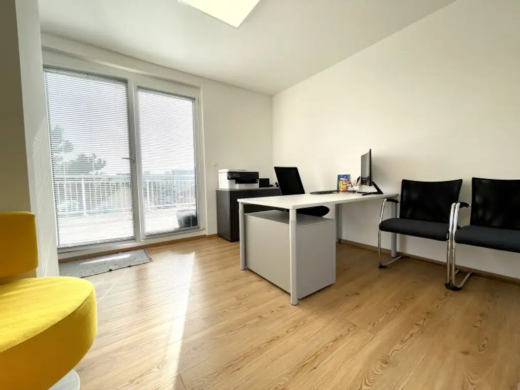 RARITÄT - PENTHOUSE MIT WINTERGARTEN UND TRAUMTERRASSE - KLIMAANLAGE UND ZWEI GARAGENPLÄTZE - TOP- INFRASTRUKTUR