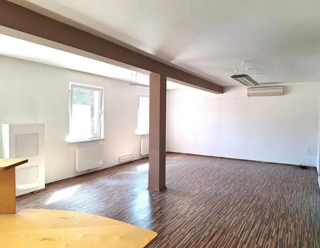 Ehemaliges Büro - und Lagerobjekt in Grünlage
