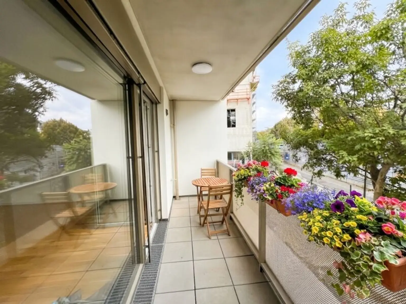 Loggia mit Blumen