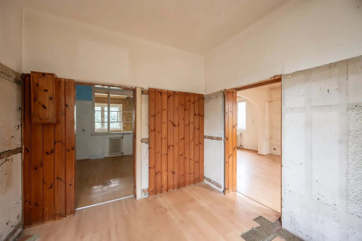 Make it yours: Eckgrundstück in ruhiger Lage – Sanierung oder Abriss für Ihr perfektes neues Zuhause