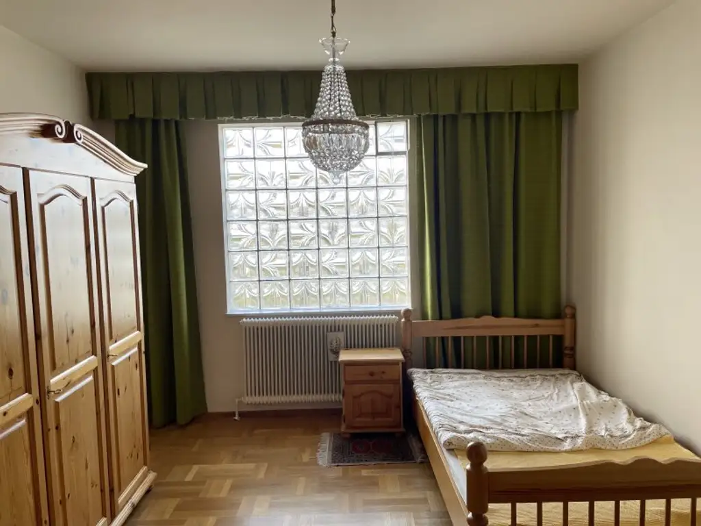 GROSSZÜGIGES ANWESEN MIT WOHNHAUS -- WUNDERSCHÖNER INNENHOF UND GROSSER GARTEN -- 1.315 m²!