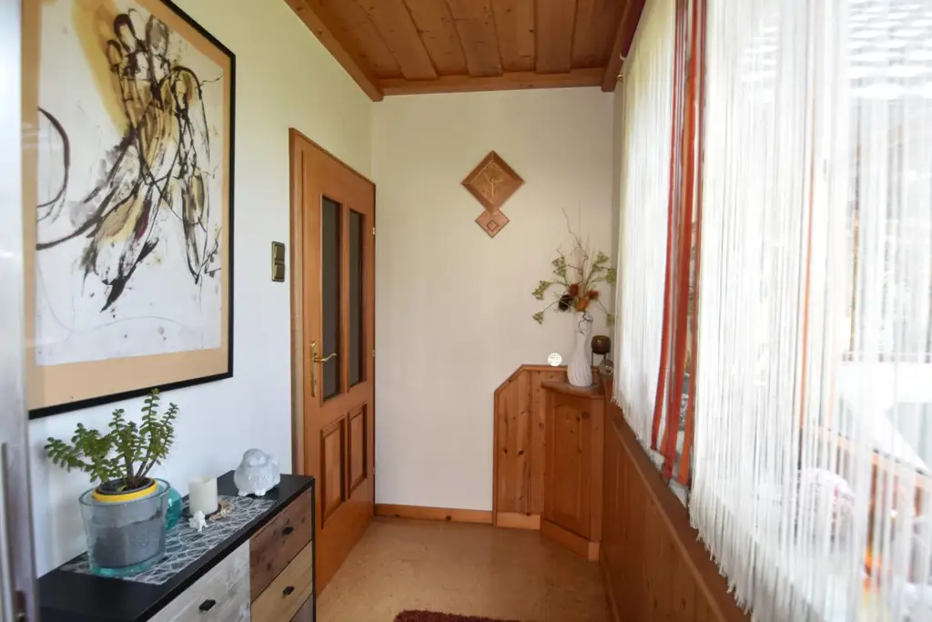 Wohnhaus mit Wintergarten, schönem Garten und Pool im Mostviertel