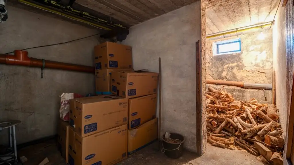 Sanierungsbedürftiges Haus in Untersiebenbrunn! Rohdachboden mit Ausbaupotential!