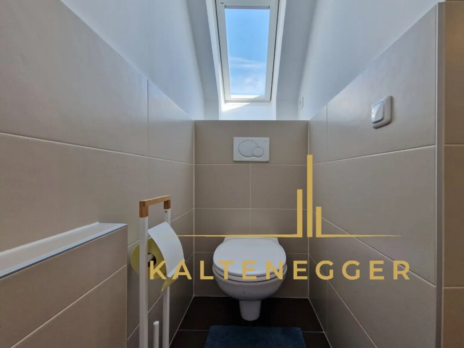 OG: WC im Badezimmer ca. 1,08 m²