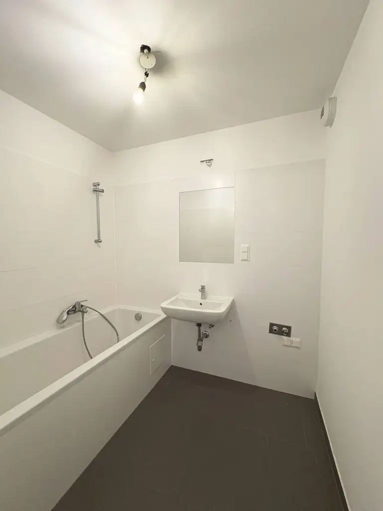 Q11 Leben in Simmering 
- Balkonwohnung mit 2 Zimmern nächst Lorystraße!