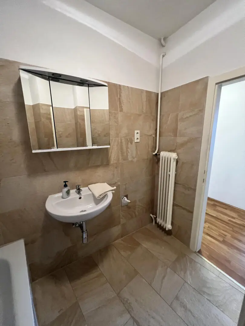 Sanierte 4-Zimmer-Wohnung mit 2 Balkonen und traumhaftem Blick über Graz inkl. Stellplatz