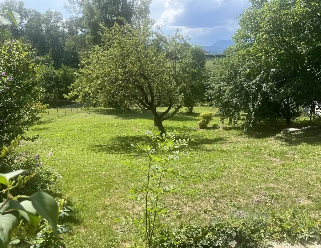 großes Grundstück in Hörzendorf