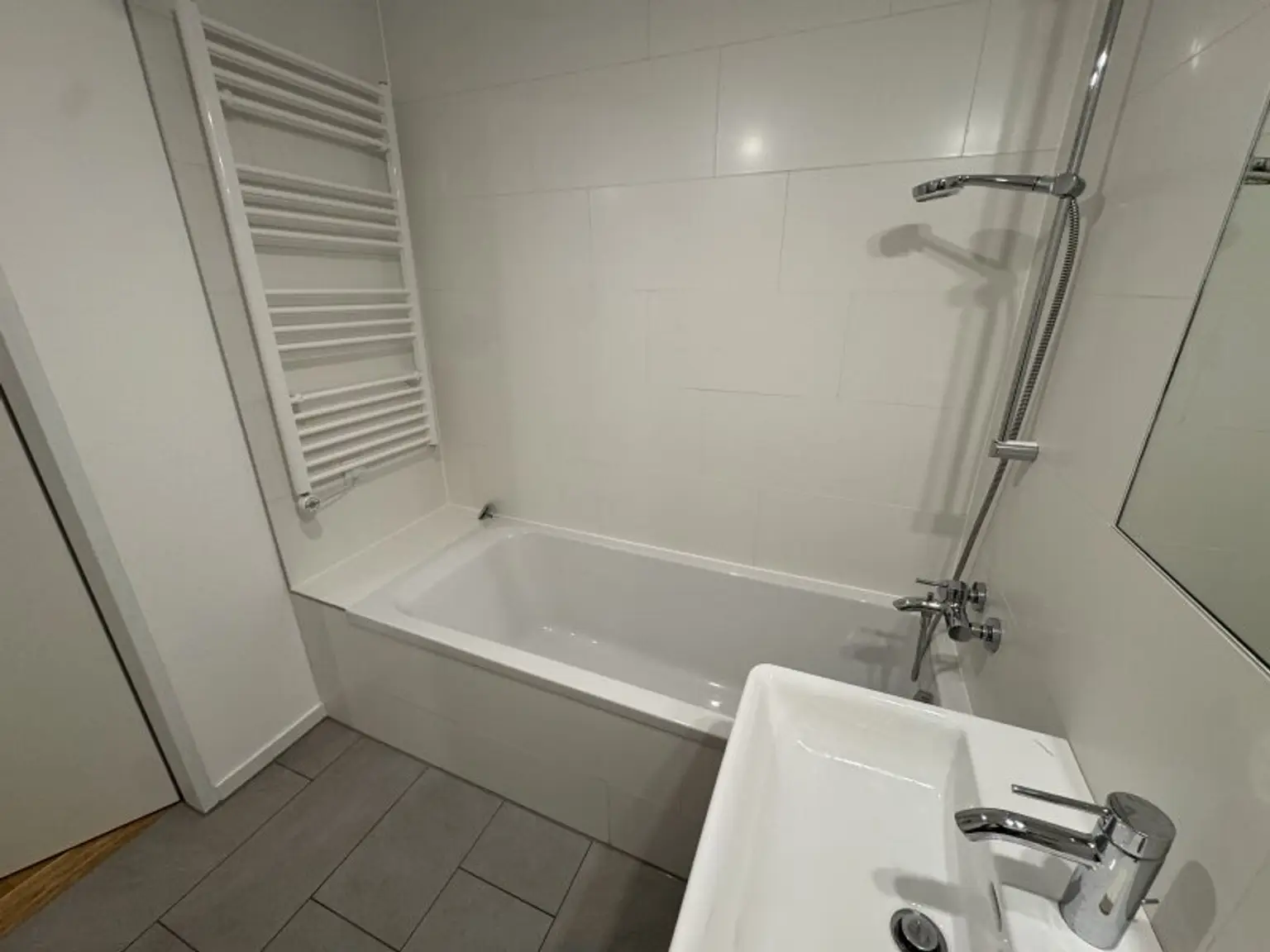 3-Zimmer Neubau! Angenehm, ruhige Lage nahe dem Riverside! JETZT ANFRAGEN!