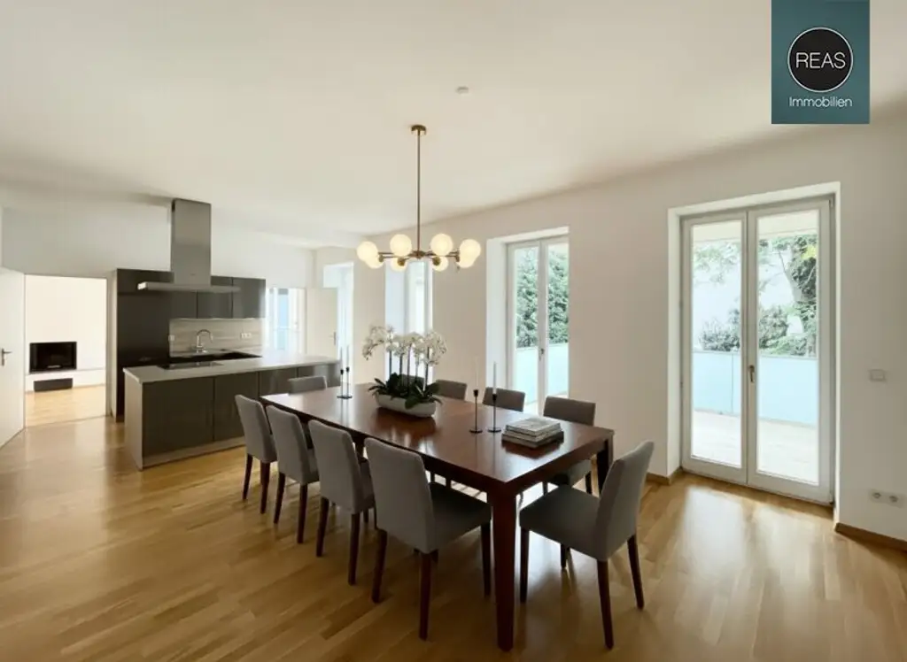 Provisionsfrei: Wunderschönes Apartment mit ruhiger Balkon-Terrasse bei der Orangerie Schönbrunn!