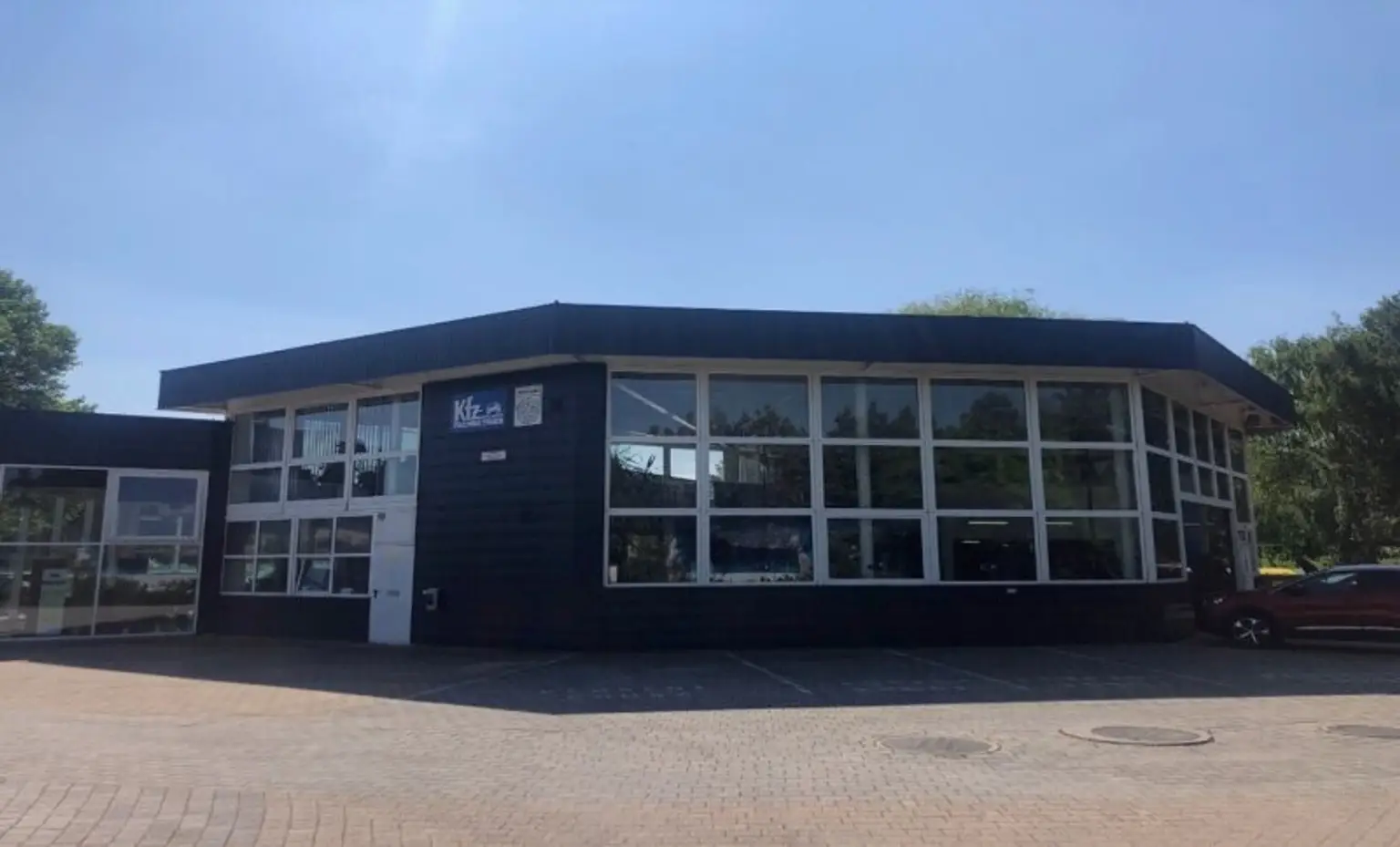 Vielseitig nutzbares Autohaus im Weinviertel mit perfekter Verkehrsanbindung zu mieten!