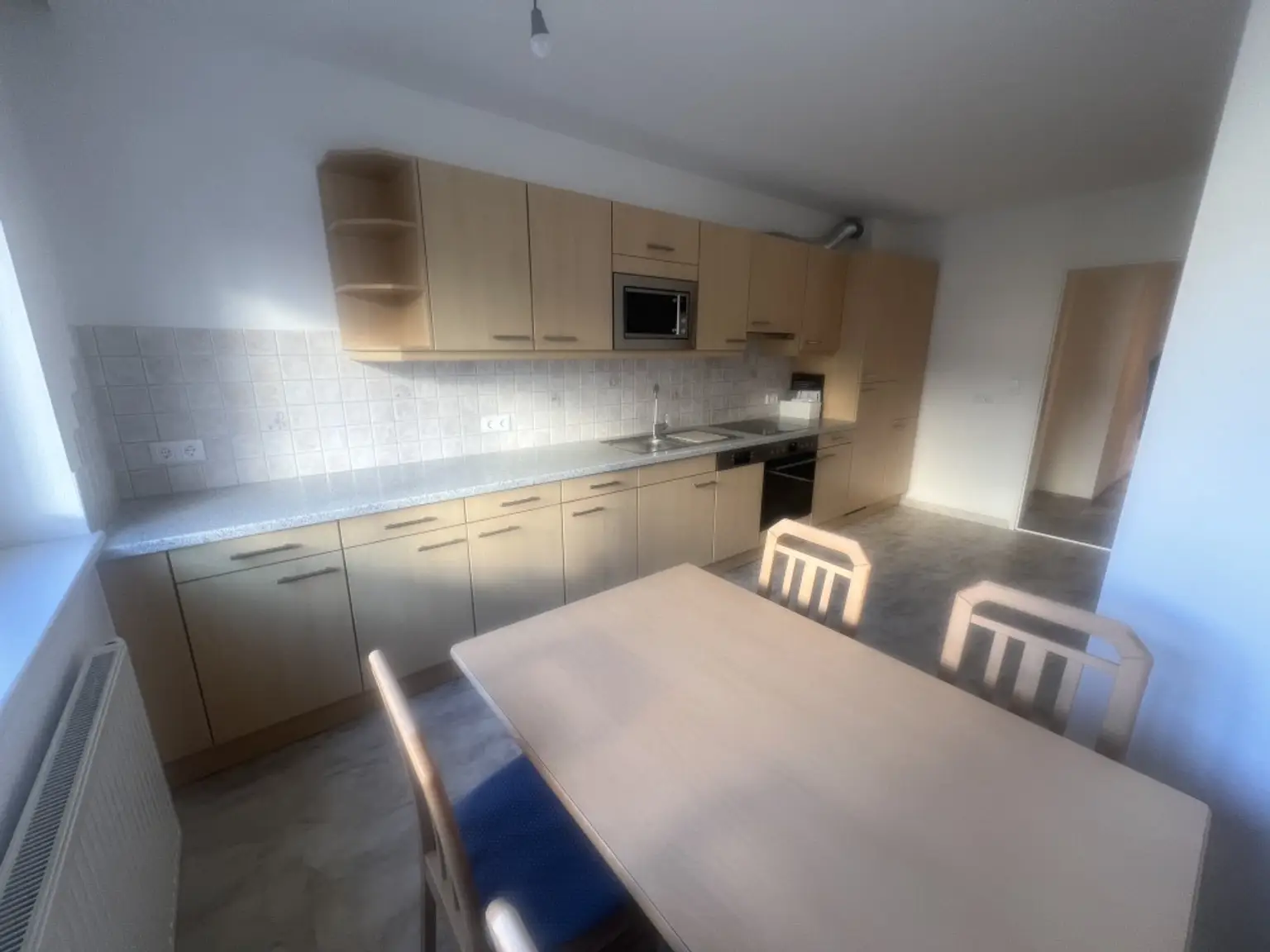 Moderne Mietwohnung mit zwei Balkonen