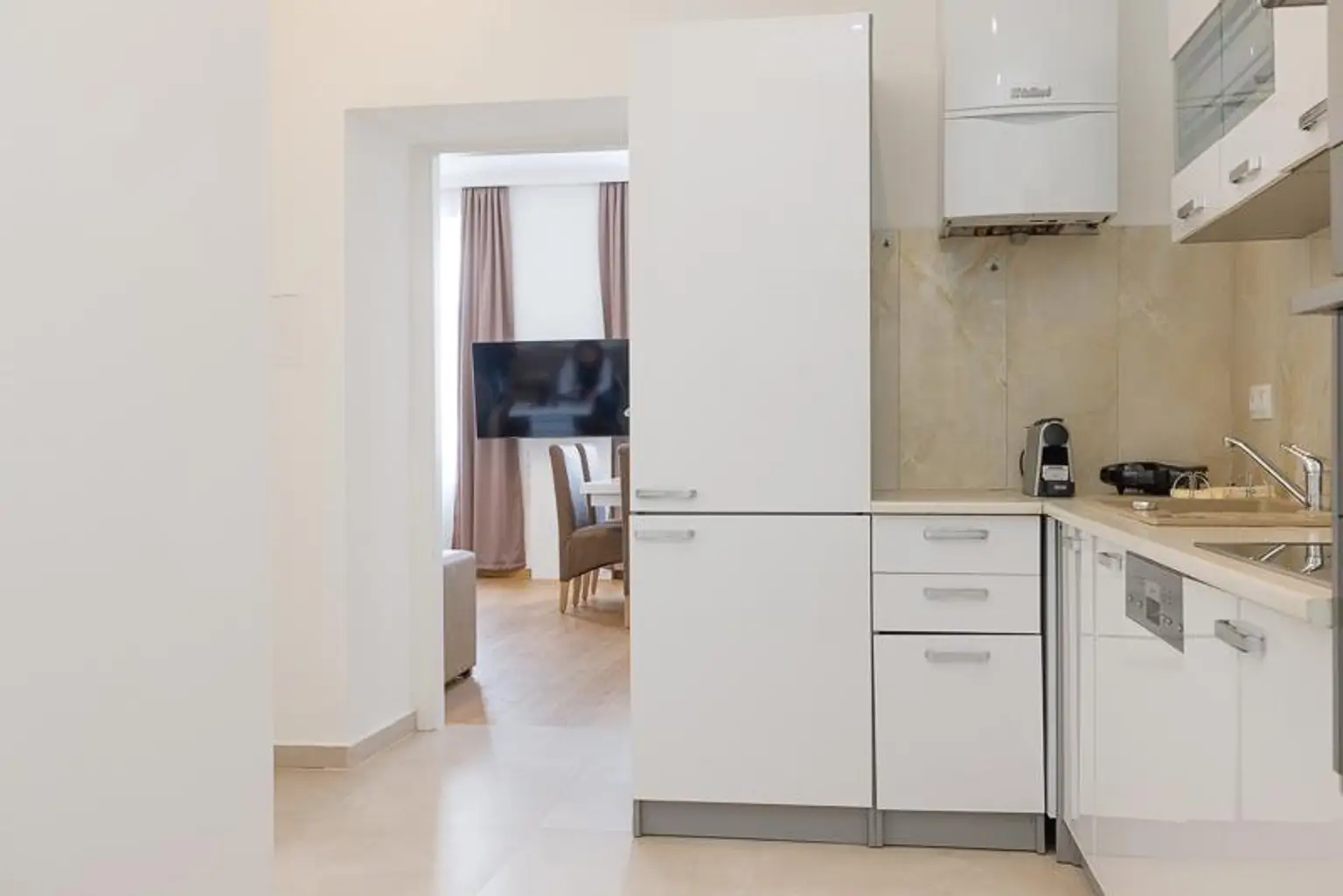 Stilvolle, neu renovierte 3-Zimmer-Wohnung in 1220 Wien