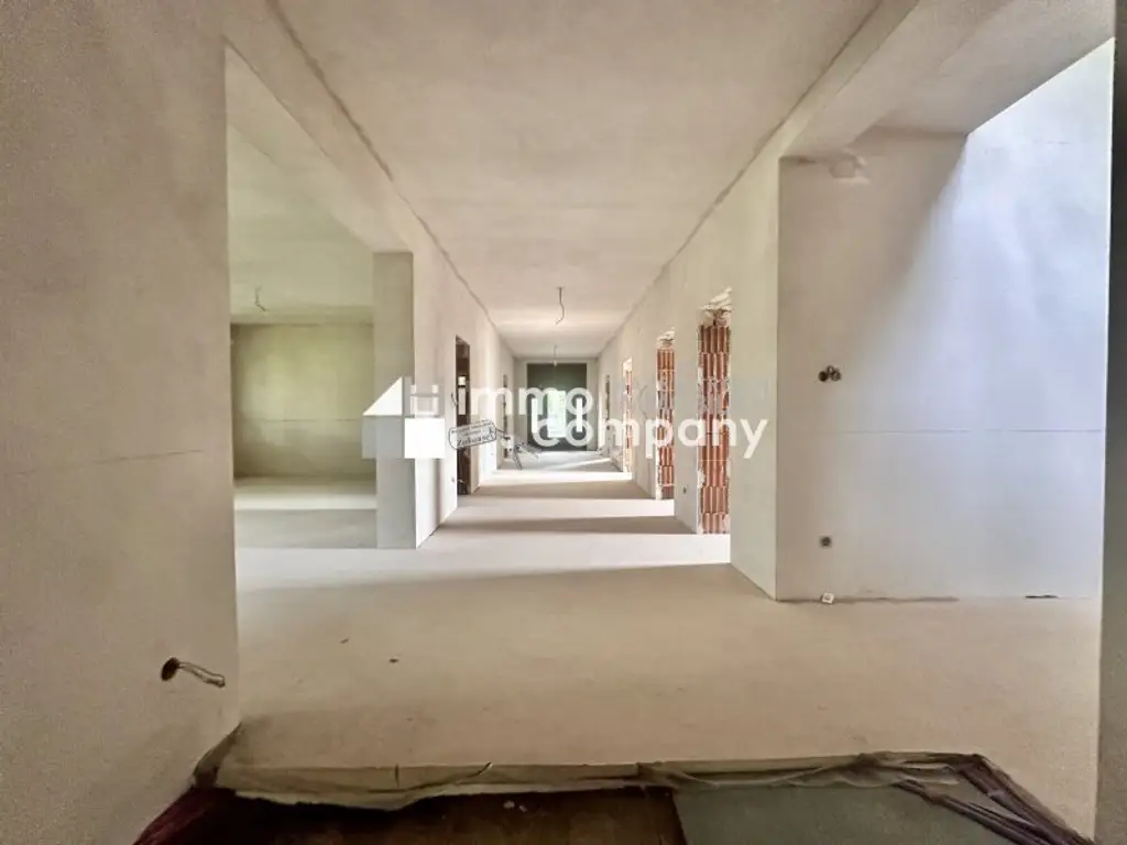 Luxuriöse Villa in Hamuliakovo: 600m², 14 Zimmer, Erstbezug mit Stadt- und Grünblick!