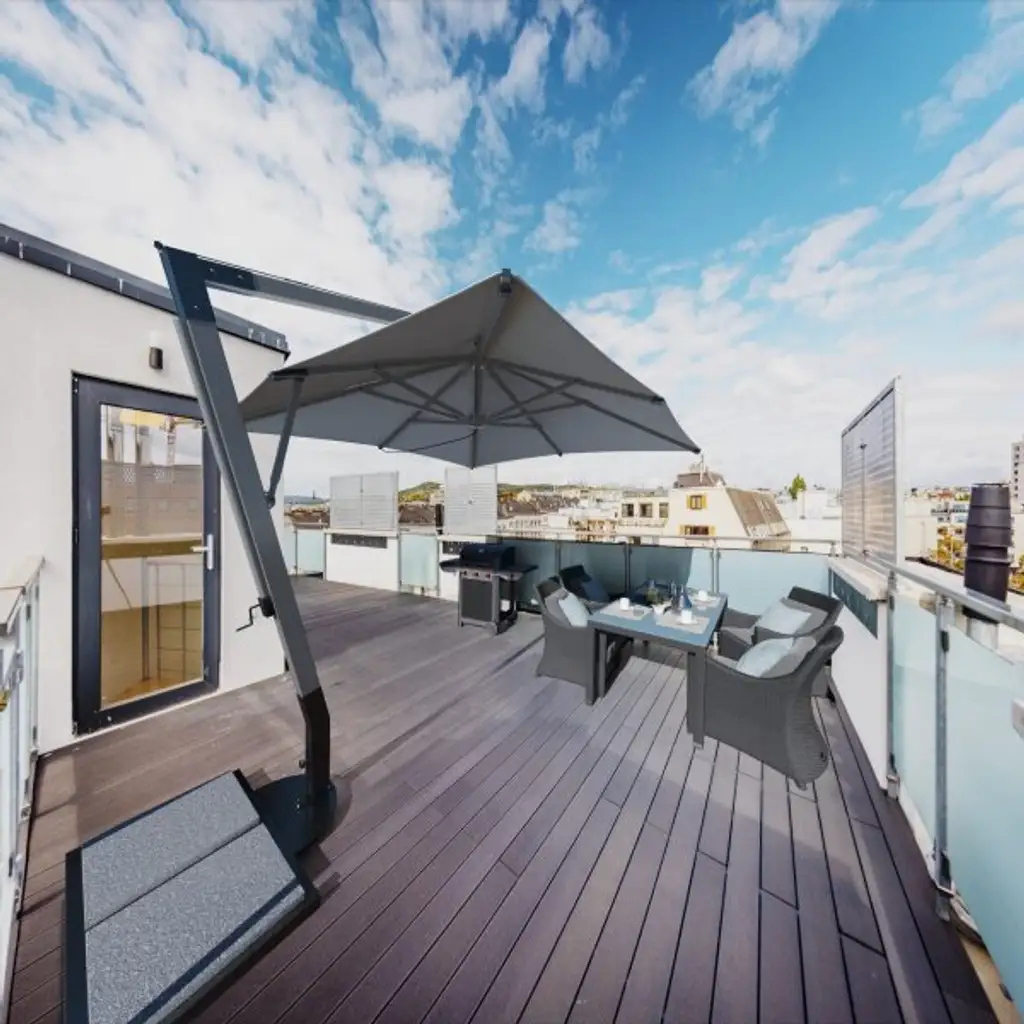 Wohnen mit Weitblick – stilvolle Dachgeschoßwohnung mit Balkon & Dachterrasse!