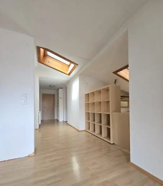 Fügen - großzügige 4 Zimmerwohnung im Dornröschenschlaf