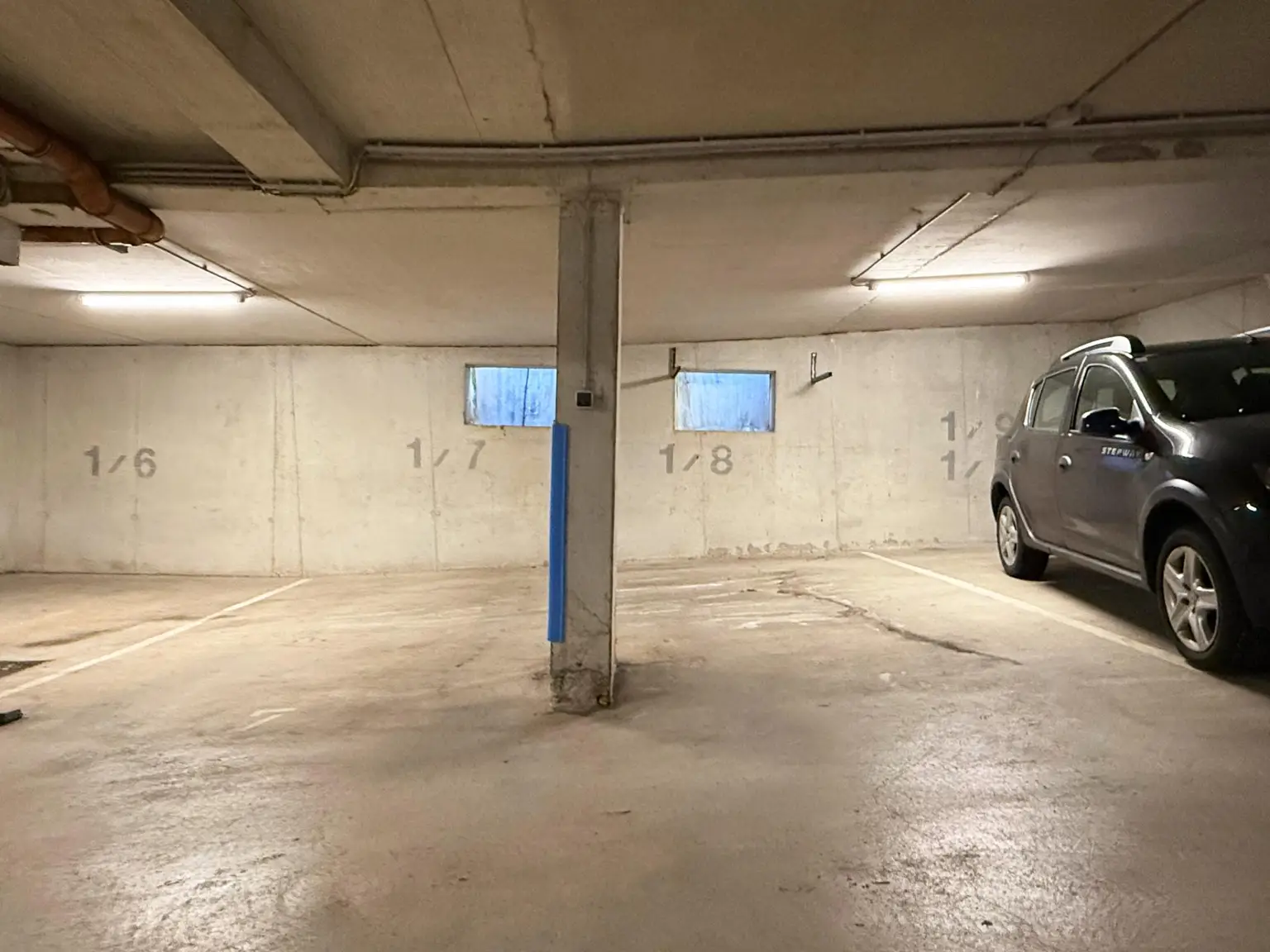 Tiefgarage mit Stellplatz 8