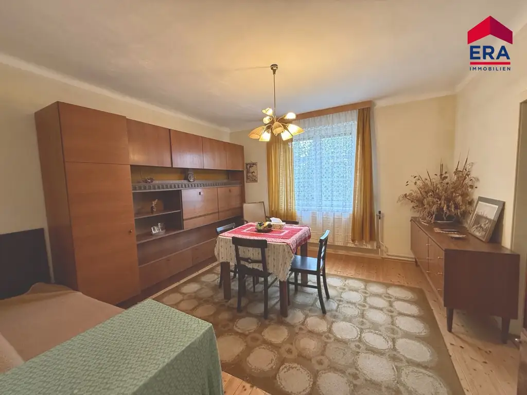 Charmantes Wohnhaus auf 2.972 m² Grund – zwei Parzellen, Nebengebäude und viel Potenzial!