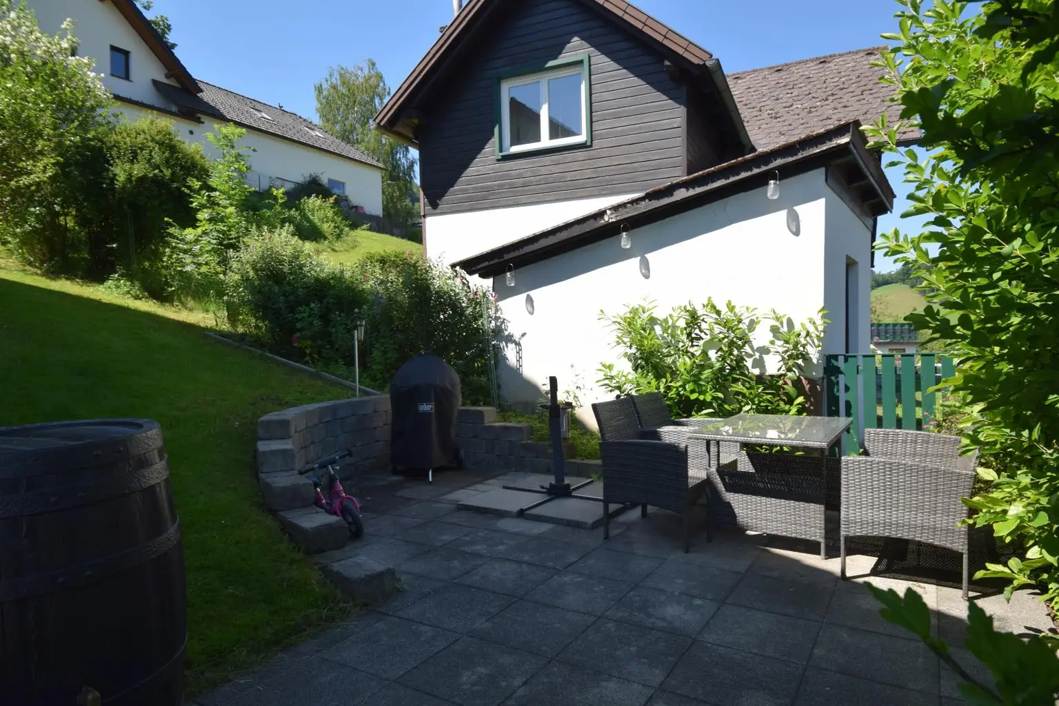 Sitzplatz im Vorgarten