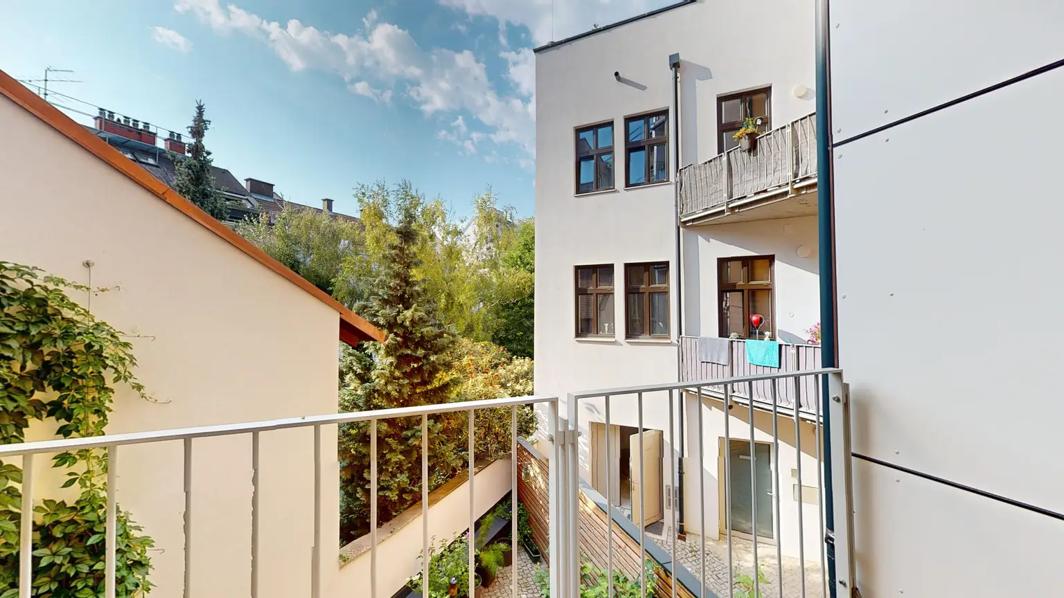 Zwölfergasse: Helle Loggiawohnung beim Westbahnhof - gute Raumaufteilung - hervorragende Verkehrsanbindung