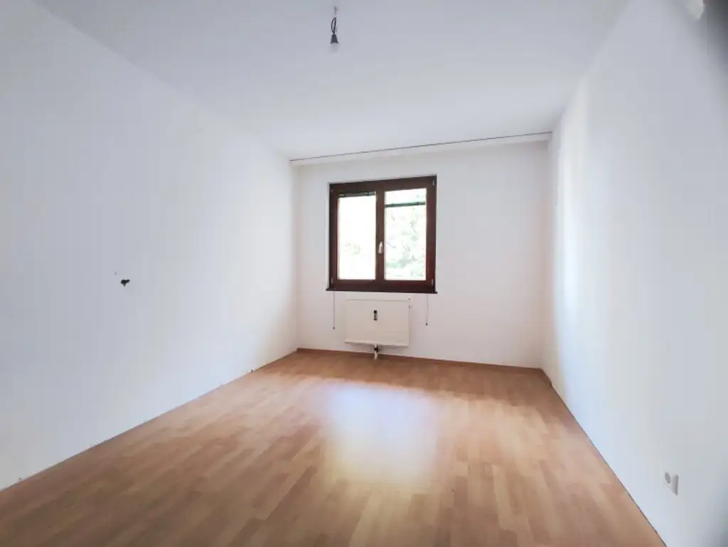 BLICK INS GRÜNE - 2 Zimmer mit Loggia direkt bei der U6