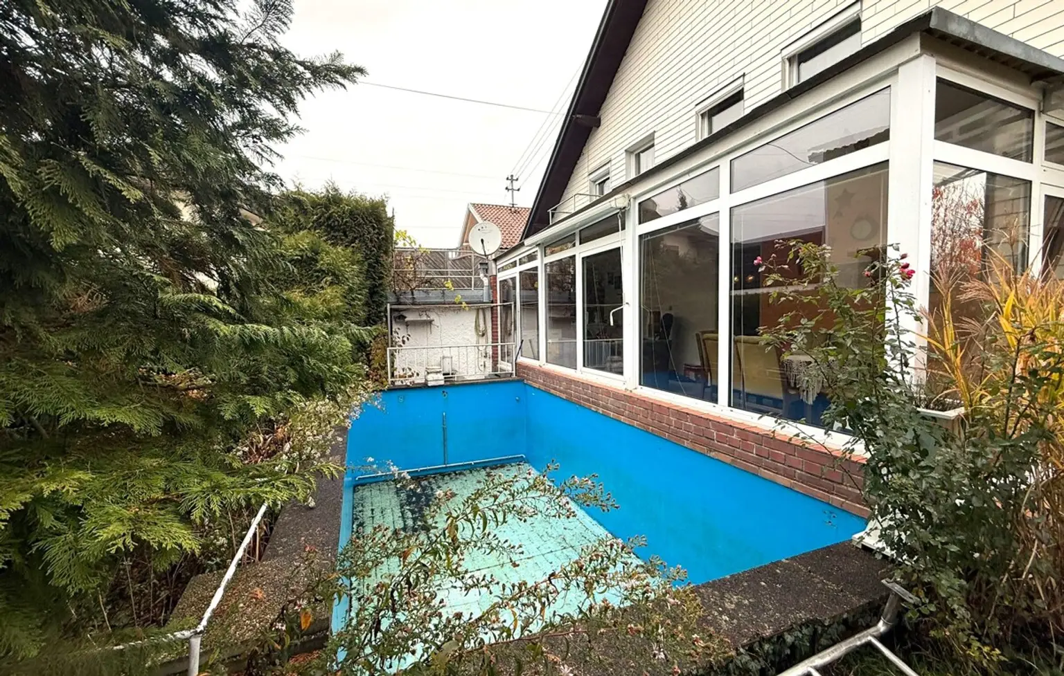 Leben, Lachen, Entspannen – Ihr Zuhause mit Pool und Gartenidylle