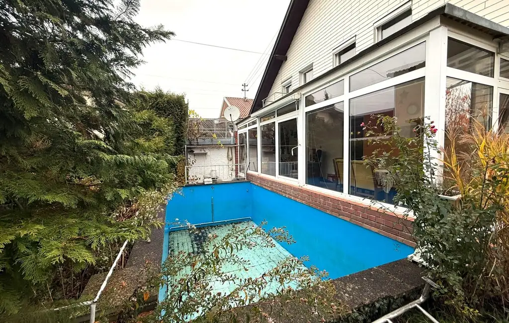 Leben, Lachen, Entspannen – Ihr Zuhause mit Pool und Gartenidylle
