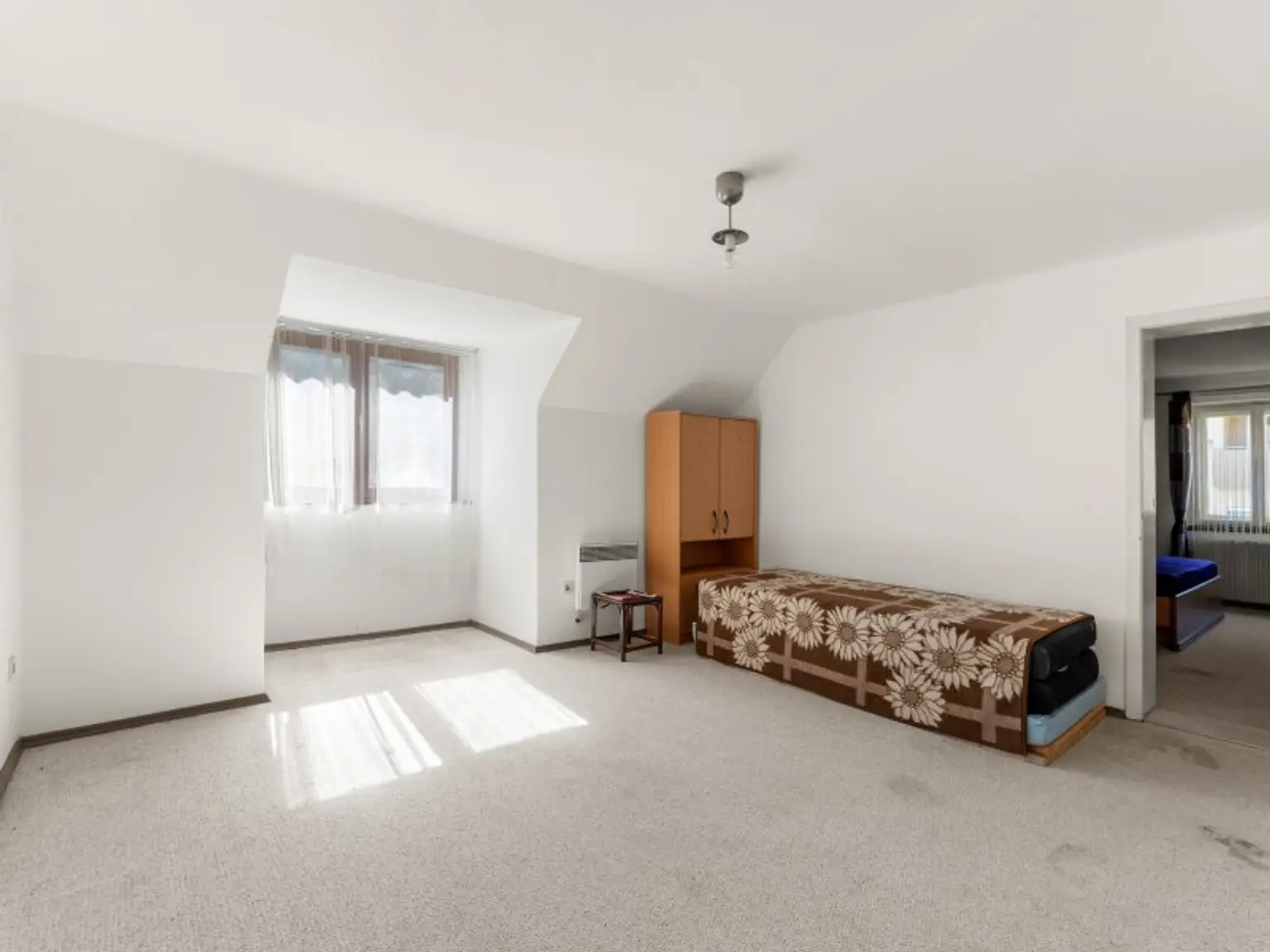 Älteres nettes 150m² Einfamilienwohnhaus mit Doppelcarport in Brückl - Super Infrastruktur