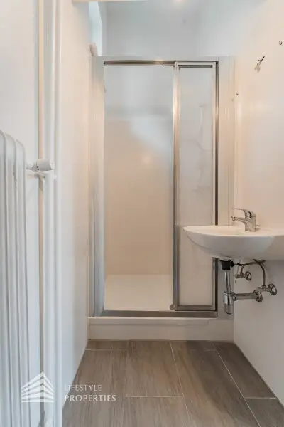 Helle 1-Zimmer Wohnung mit Terrasse in Krems an der Donau, Nähe Göglhaus