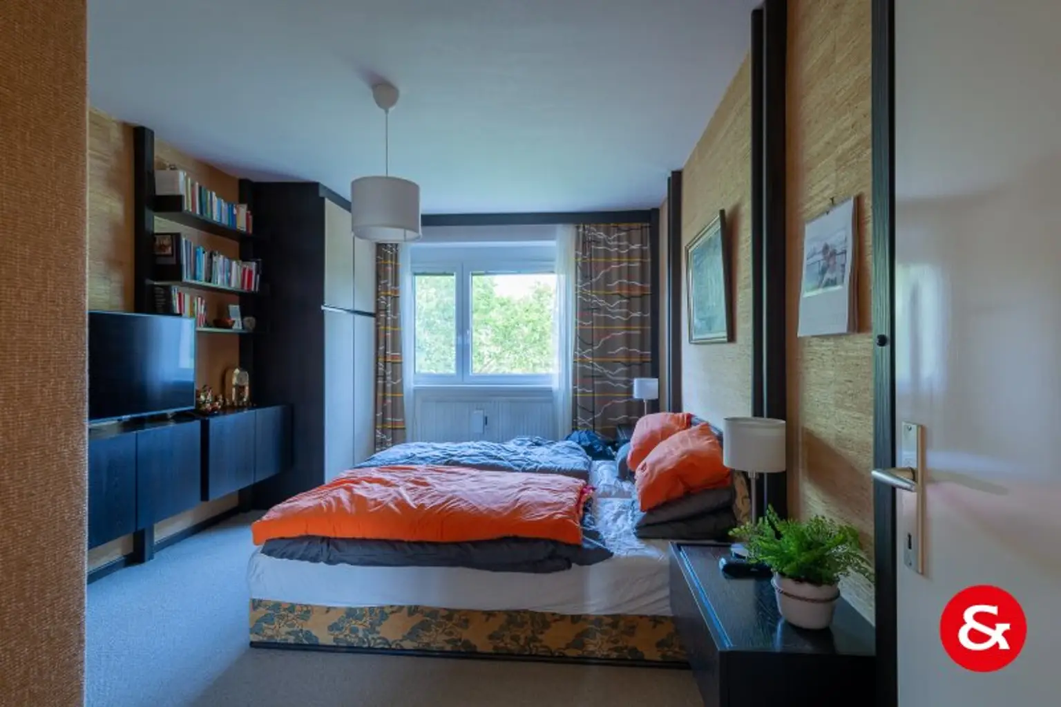 UNGLAUBLICHES PREIS-LEISTUNGSVERHÄLTNIS FÜR EINE DREIZIMMERWOHNUNG MIT LOGGIA IN GRÜNRUHELAGE!