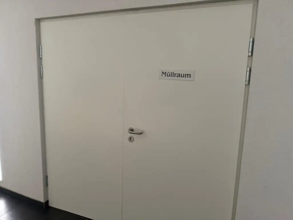 Wunderbare Dachgeschosswohnung in Top Lage mt Garage im Eigentum