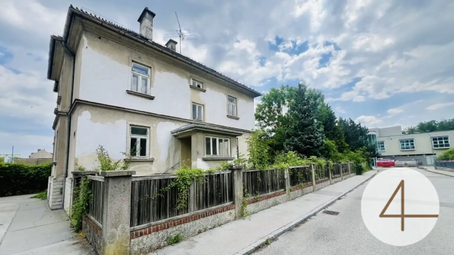 TOP-Lage nähe Stadtzentrum! Sommeraktion! Sanierungsbedürftig mit Ausbaupotential! Studie für 4 Wohneinheiten mit DG-Ausbau vorhanden!